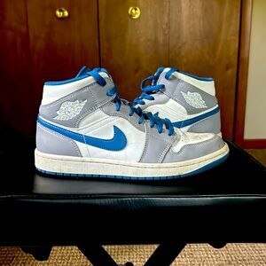 Air Jordan 1 mids